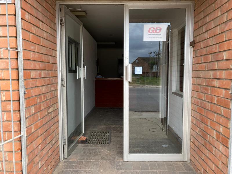 To Let commercial Property for Rent in Neave Industrial Eastern Cape